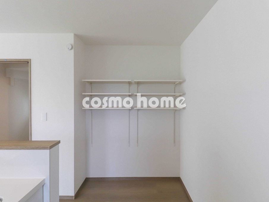 キッチンスペース(可動棚) キッチンスペース(可動棚)