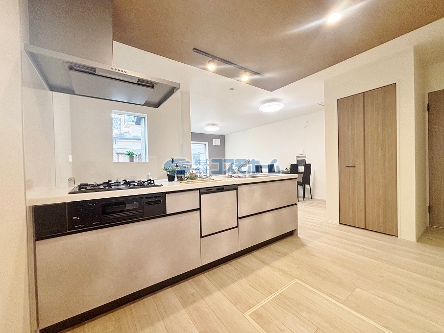 LDK(建築中写真です♪) LDK(建築中写真です♪)